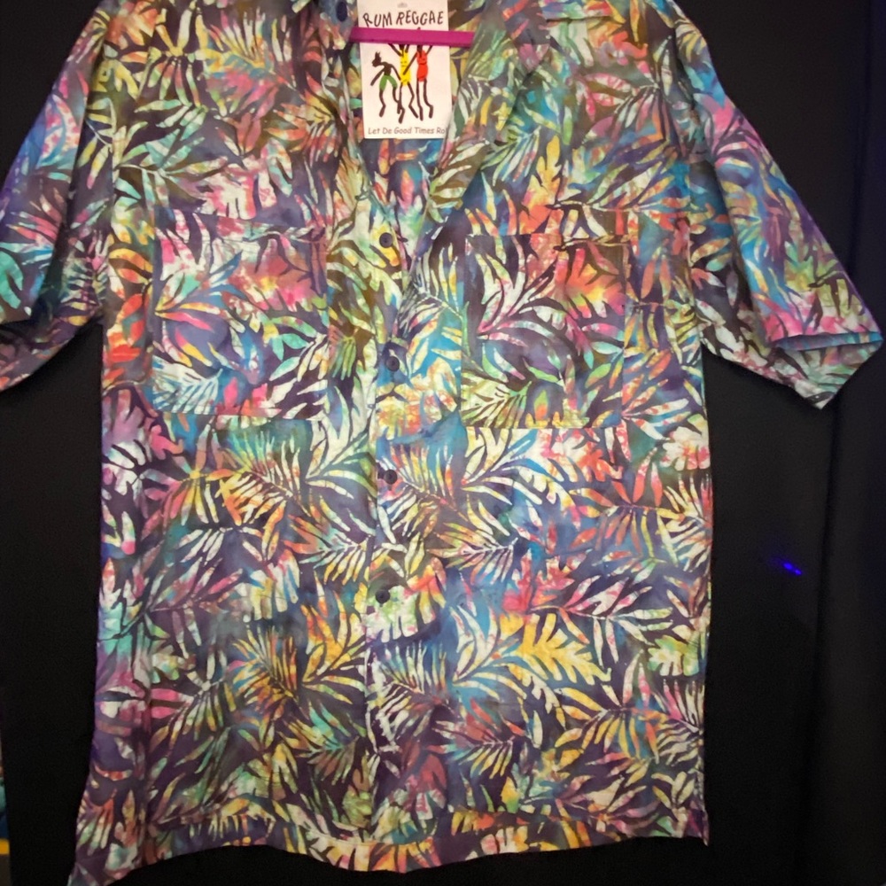 Vibrant Leaf Pattern Men's Shirt